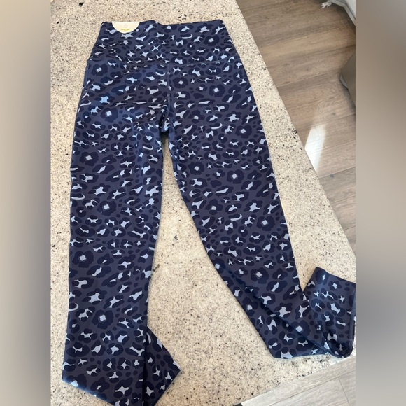 NEW Aerie Offline Goals 7/8 Leggings Medium - Picture 5 of 5